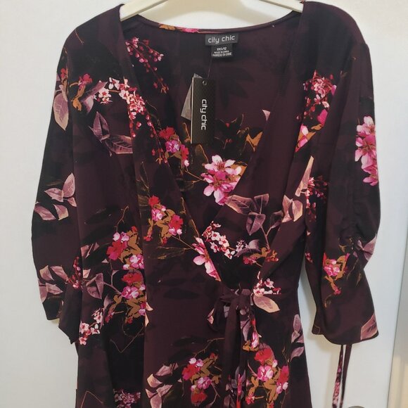 City Chic Cross Over Tie Top. New With Tags - Picture 5 of 8